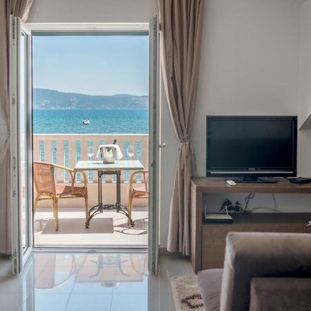 Grifone Coastline Apartment Херцег Нови Екстериор снимка