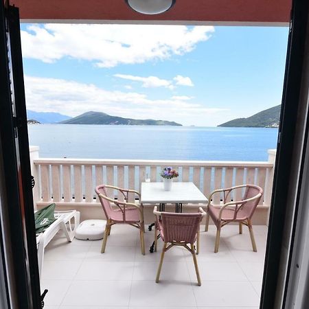 Grifone Coastline Apartment Херцег Нови Екстериор снимка