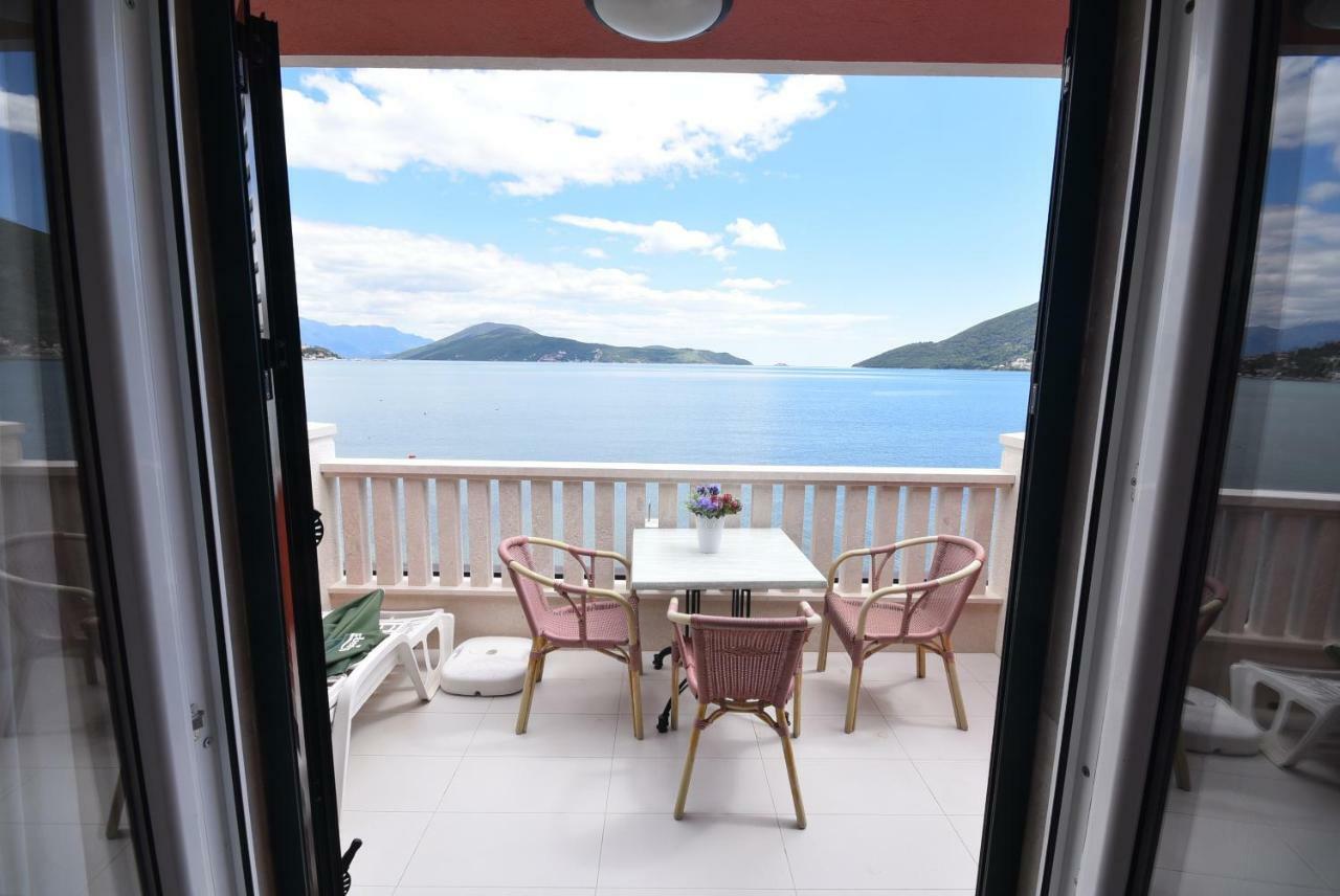 Grifone Coastline Apartment Херцег Нови Екстериор снимка