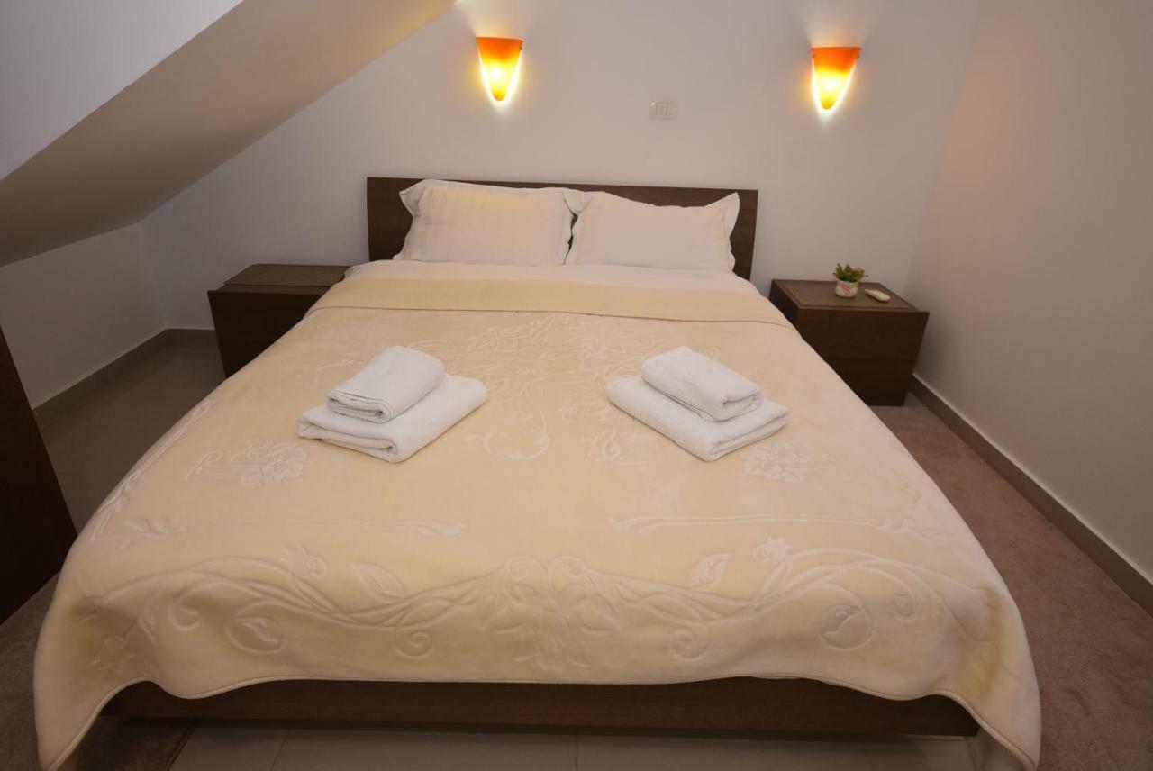 Grifone Coastline Apartment Херцег Нови Екстериор снимка