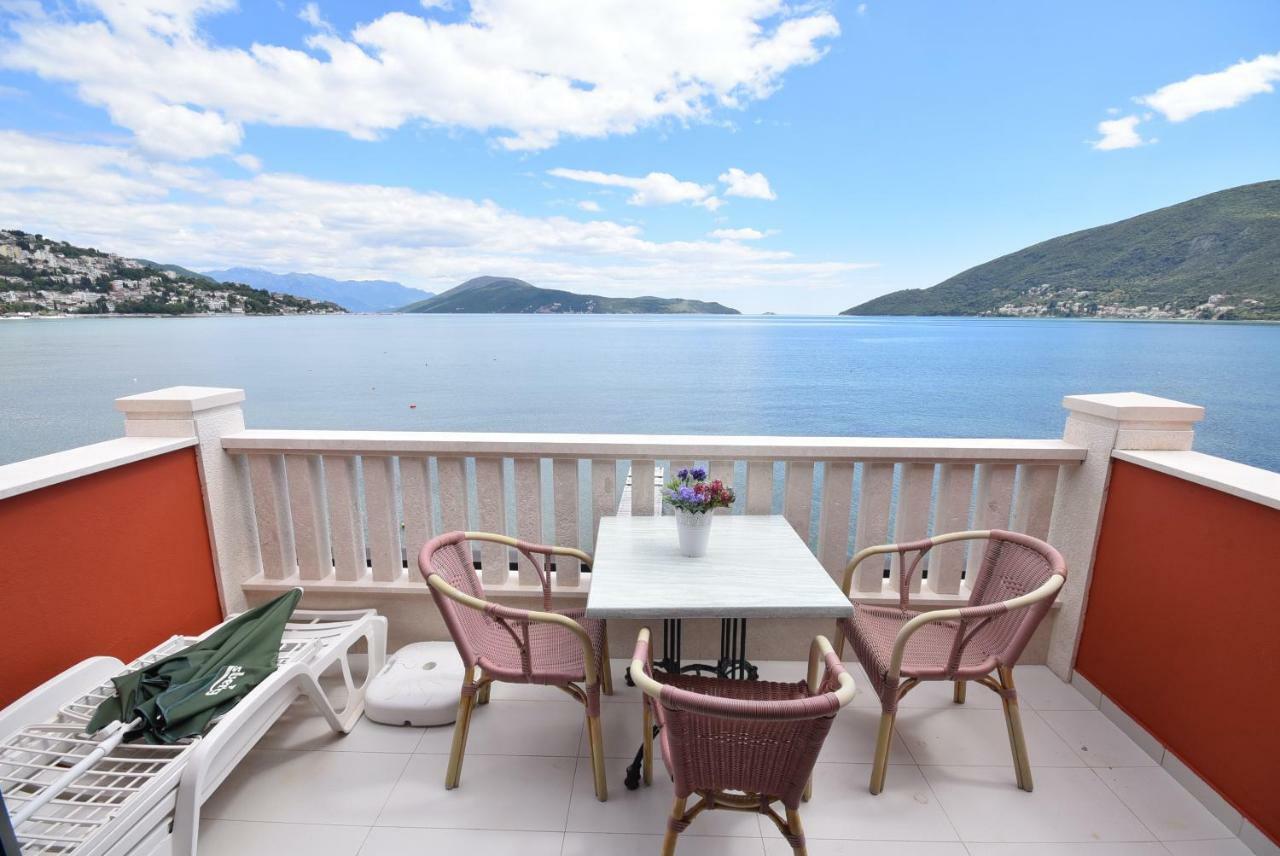 Grifone Coastline Apartment Херцег Нови Екстериор снимка
